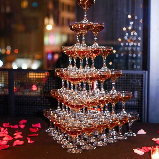 A tower toast, to celebrate love. 
c/o @justsayyes_ny