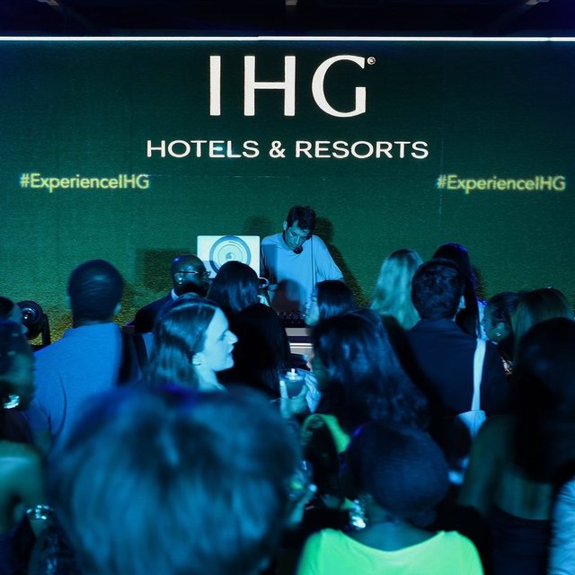 Dancin’ the night away with DJ @iammarkronson. 
c/o @ihghotels